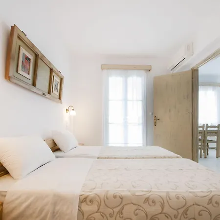 Fragias Hotel - Quiet Downtown, 2 Min Walk To Naxos Town 3*