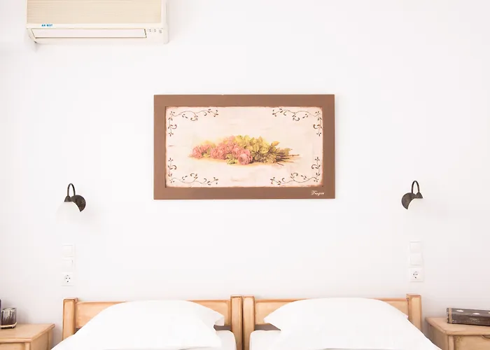 Fragias Hotel - Quiet Downtown, 2 Min Walk To Naxos Town 3*