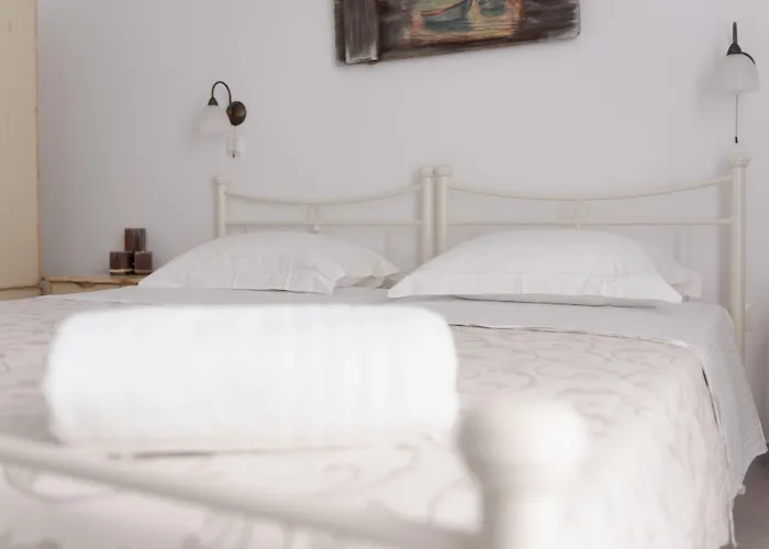 Aparthotel Fragias Hotel - Quiet Downtown, 2 Min Walk To Naxos Town 3*