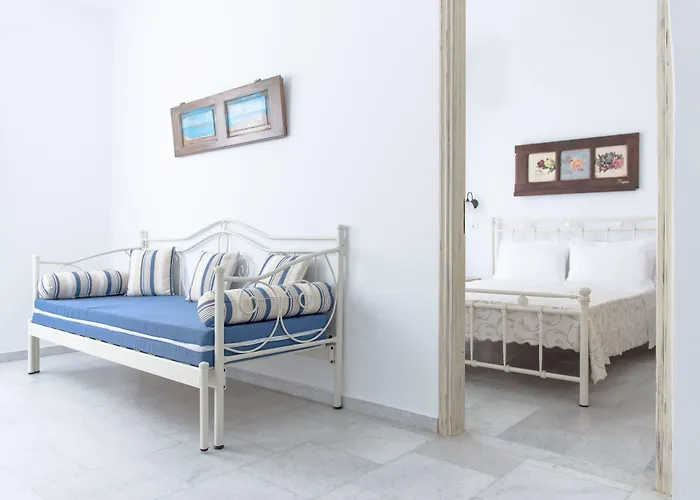 Fragias Studios & Apartments מלון דירות 4*