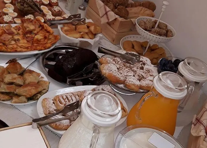 Fragias Studios & Apartments מלון דירות 4*