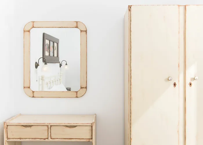 מלון דירות Fragias Studios & Apartments 4*