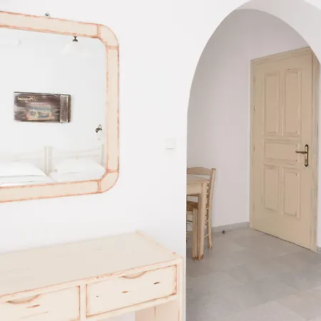 Fragias & Aparthotel 3*