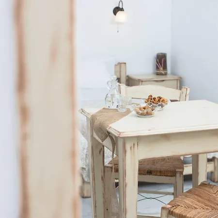 Fragias & Apart-hotel Naxos City