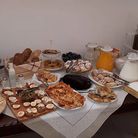 Fragias & Aparthotel 3*