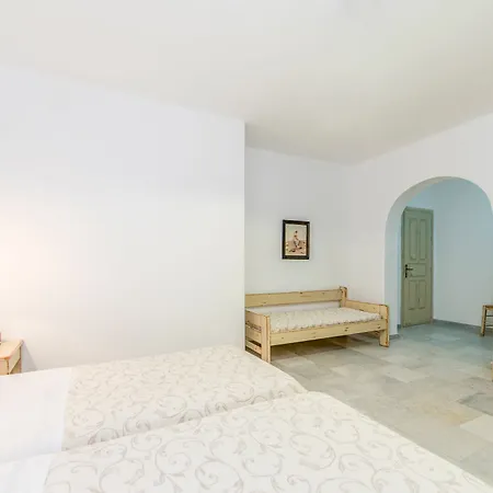 Fragias & 2* Naxos City