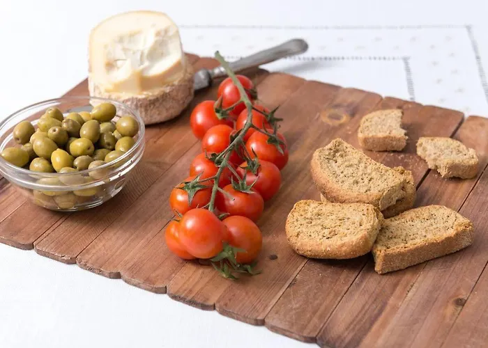 Fragias Hotel - Quiet Downtown, 2 Min Walk To Naxos Town 3*