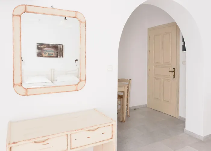 Fragias Studios & Apartments Aparthotel 4*