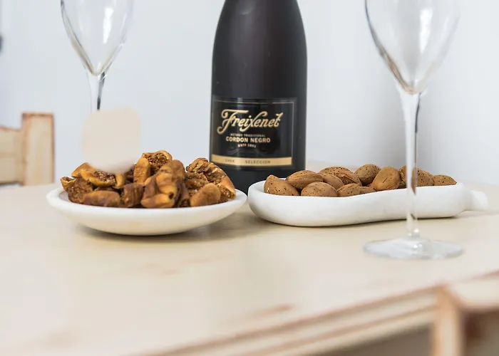 Fragias Hotel - Quiet Downtown, 2 Min Walk To Naxos Town Aparthotel