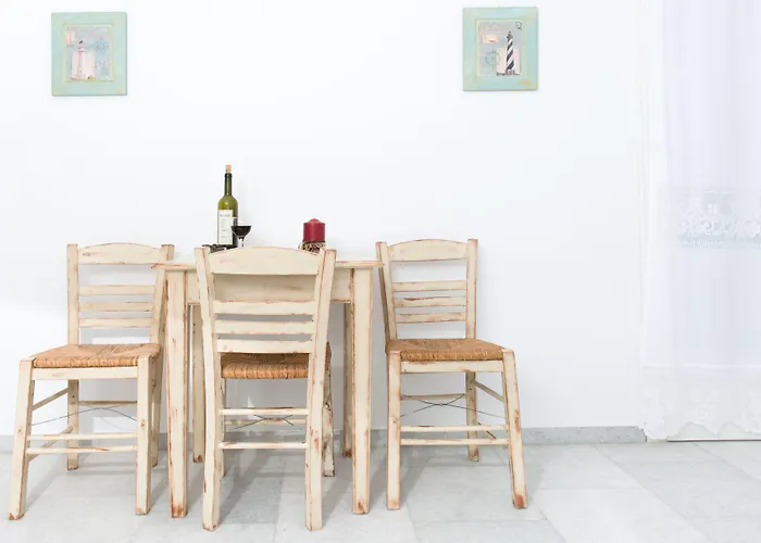 Fragias Hotel - Quiet Downtown, 2 Min Walk To Naxos Town 3*