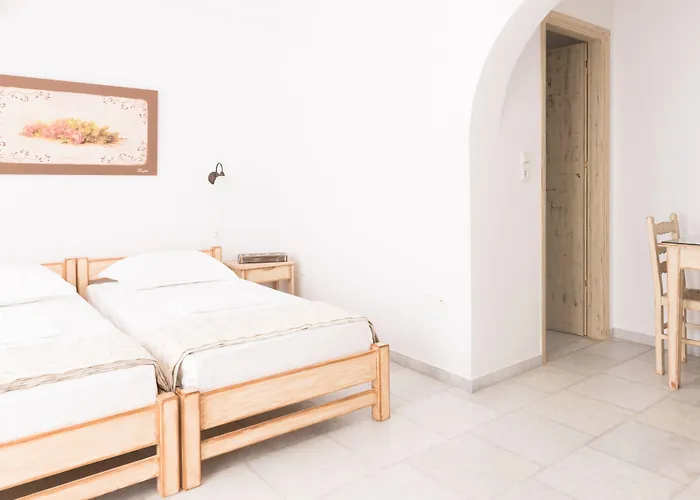 Aparthotel Fragias Hotel - Quiet Downtown, 2 Min Walk To Naxos Town Naxos City