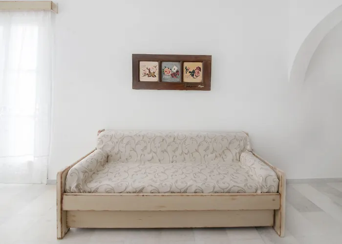 Fragias Hotel - Quiet Downtown, 2 Min Walk To Naxos Town 3* Naxos City