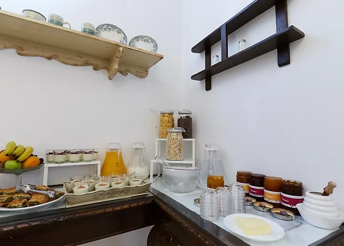 Aparthotel Fragias Hotel - Quiet Downtown, 2 Min Walk To Naxos Town 3*